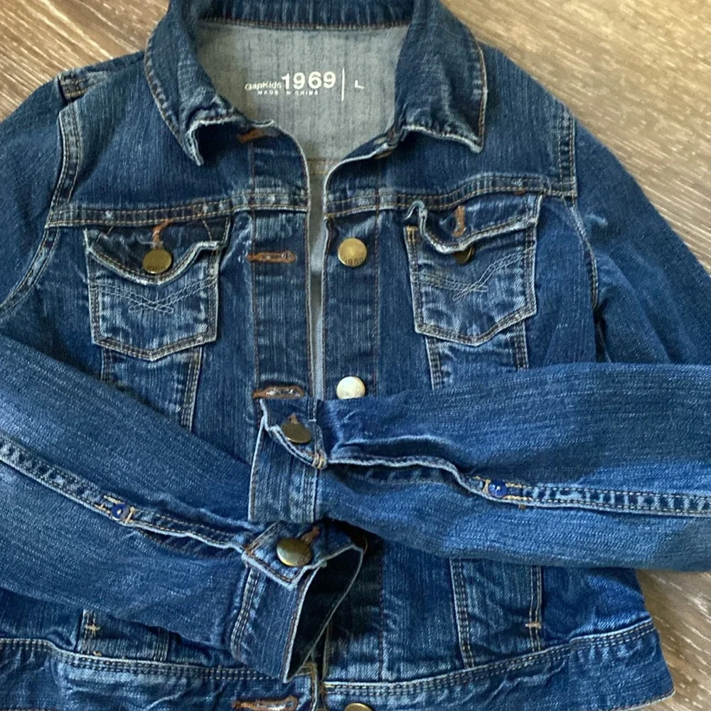 Gap jean jacket Kids size large